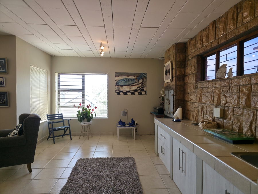 5 Bedroom Property for Sale in Wavecrest Eastern Cape